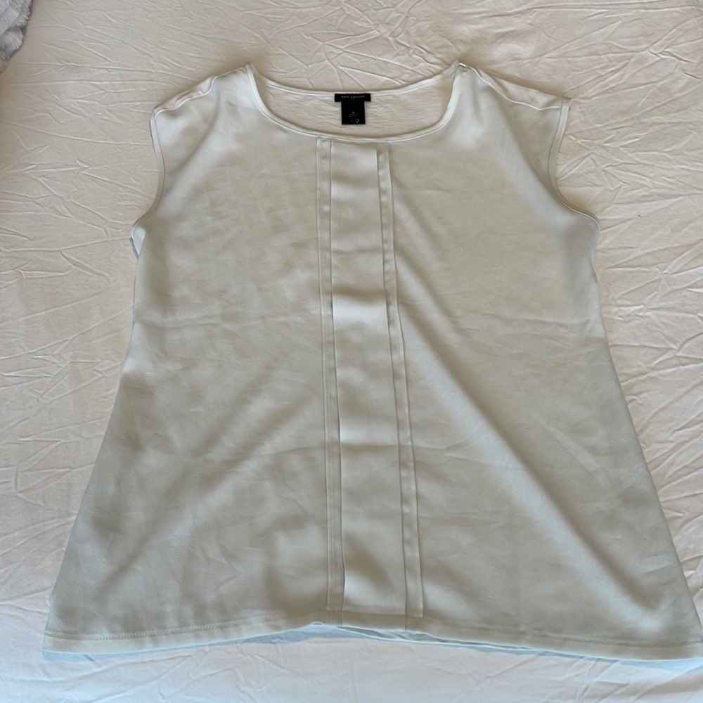 Sleeveless blouse